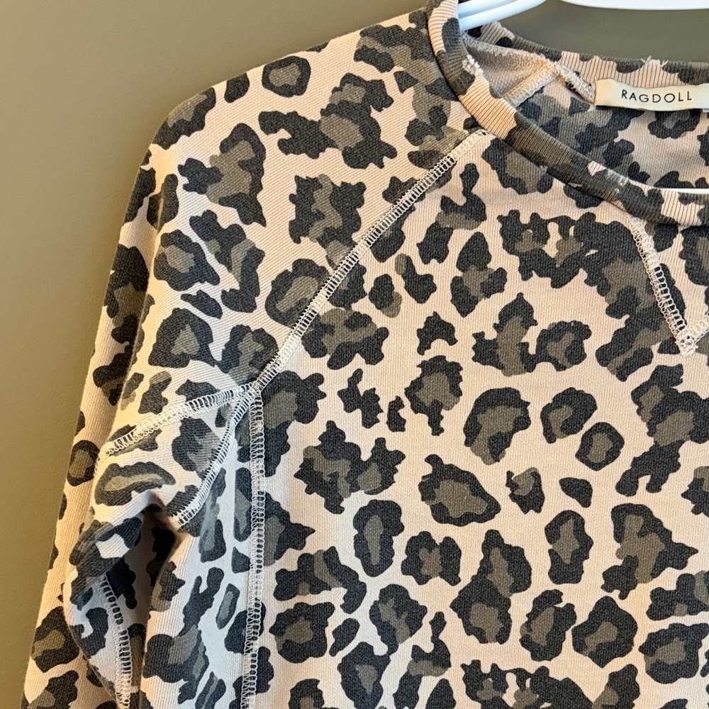 RAGDOLL Leopard Print Distressed Sweatshirt size small - Picture 4 of 15